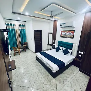 The Crown , Rated & Awarded In Chandigarh, & Tricity 2*, Zirakpur India