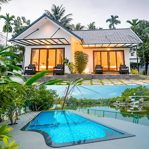  Resort La Riva Lakeside Private Pool By Voye Homes