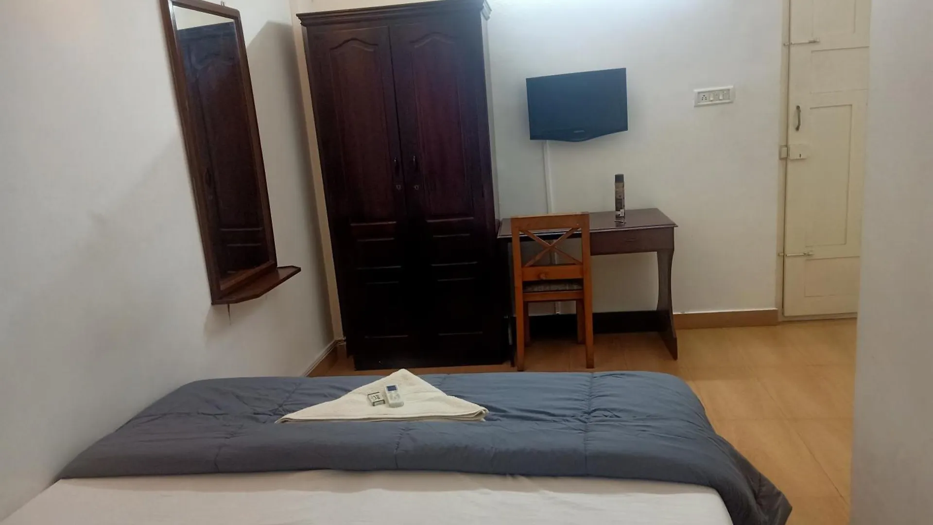 Xhostel Hostel Kochi