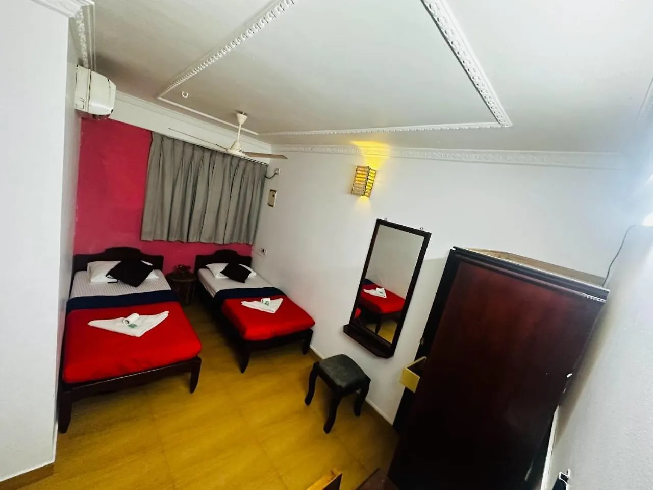 Xhostel Hostel Kochi