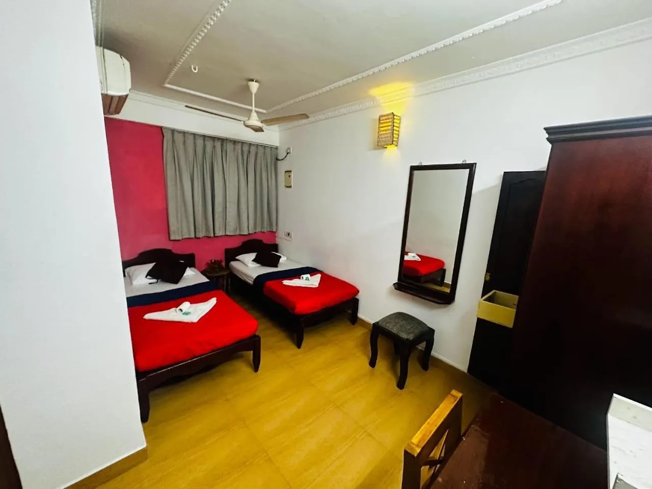 Xhostel Hostel Kochi